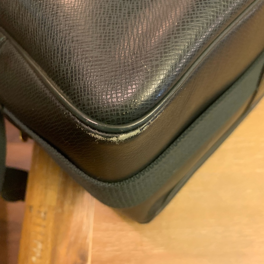 Louis Vuitton Taiga Reporter, messenger-bag, in the color green - Picture 11 of 16